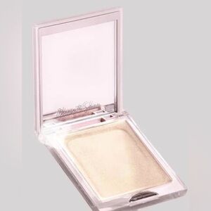 Luminous Sheen Highlighter by Dominique